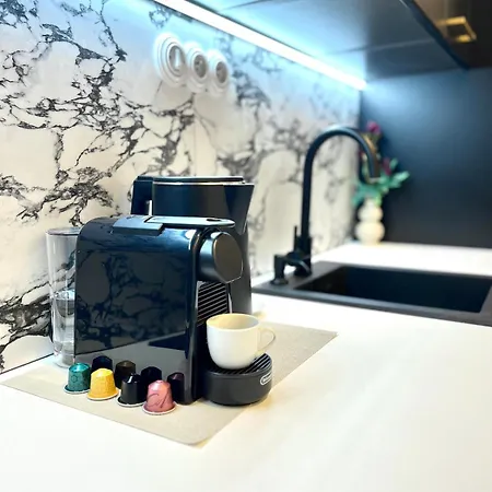 Luxury Modern With Balcony - Near Center * Pozsony