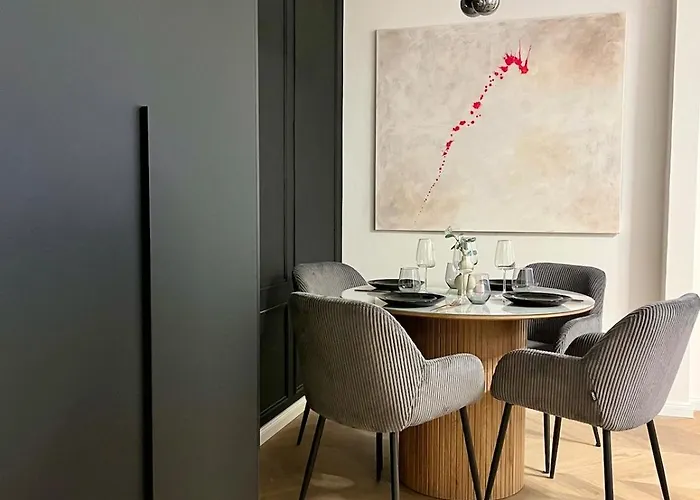 Apartament Luxury Modern With Balcony - Near Center *