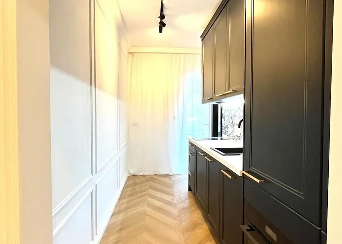 Luxury Modern With Balcony - Near Center Apartament *