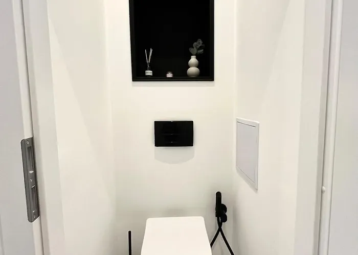 Luxury Modern With Balcony - Near Center Apartament